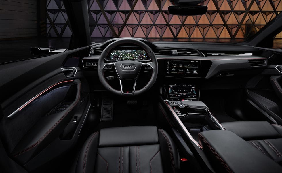 Audi Q8 E-Tron 2024 مراجعة اودي كيو8 اي ترون biggbuz Audi Q8 E Tron 3