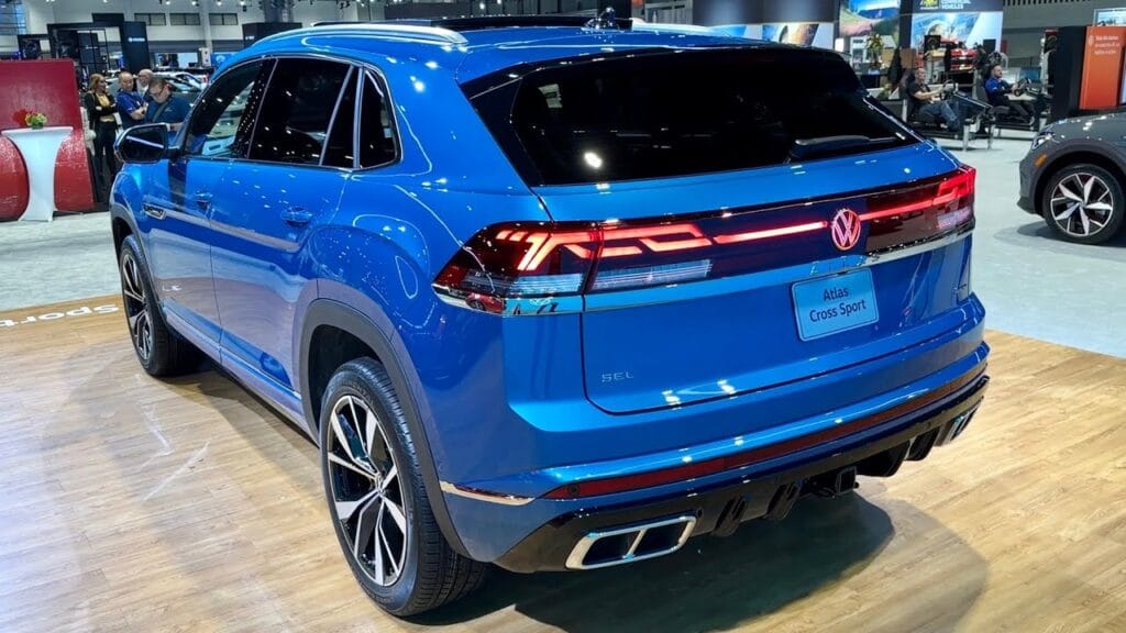 2024 Volkswagen Atlas Cross Sport 2
