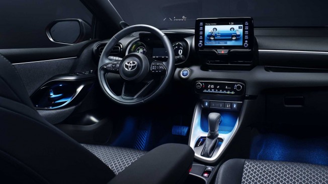 Toyota Yaris Hybrid - سعر ومواصفات سيارة تويوتا ياريس هايبرد بقوة 116 حصانا biggbuz Toyota Yaris Hybrid 4
