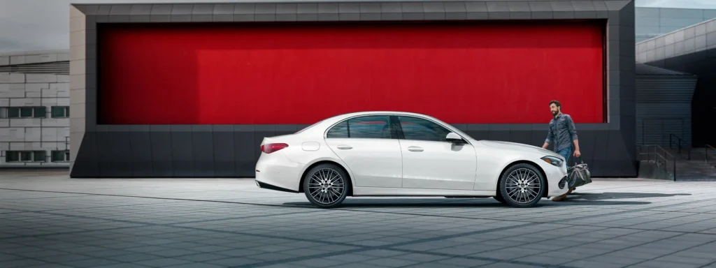 سيارة مرسيدس C-Class 2024 : المواصفات والسعر والأداء biggbuz مرسيدس C Class 2024 1