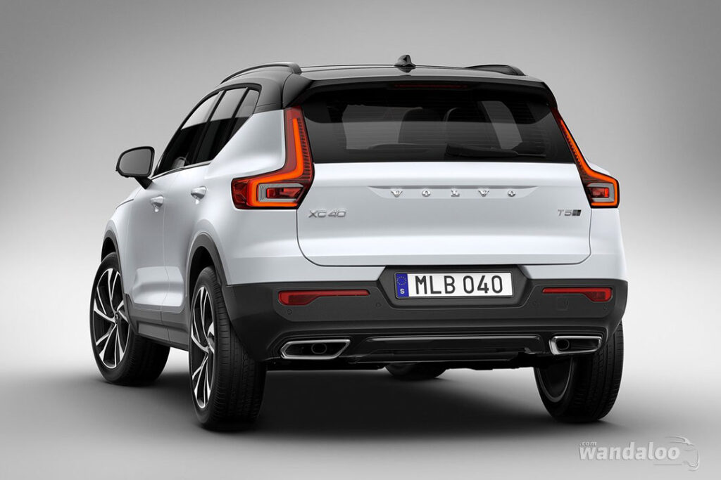 سيارة فولفو XC40 2022 : المواصفات والسعر والأداء biggbuz فولفو XC40 2022 1