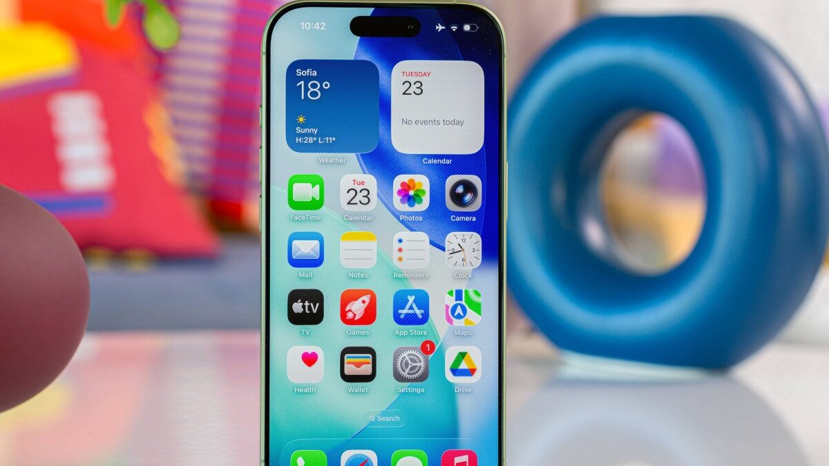 آيفون 17 : مواصفات وسعر iPhone 17 biggbuz iPhone 17 1 edited