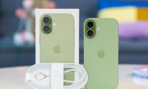 iPhone 17