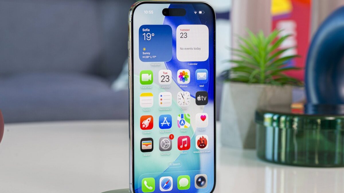 ايفون اير 2025: مواصفات وسعر Apple iPhone Air biggbuz iPhone Air 1 edited